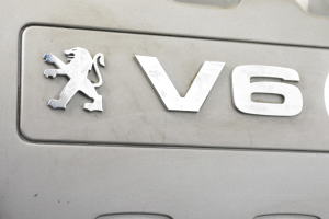 Peugeot 406 (1995–2005) Motorabdeckung 9637562477 - 2
