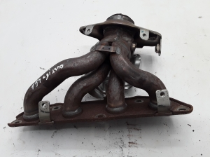  Exhaust manifold 