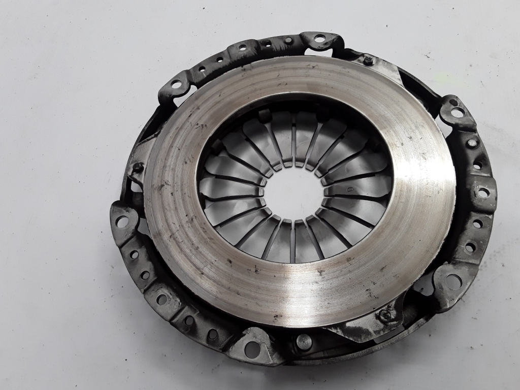 Used Dacia Duster Clutch disc 302054100R