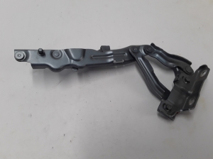  Engine cover hinge 