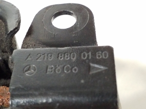 Mercedes Benz R-Class 251 (2006–2017) Hood latch A2198800160 - 2