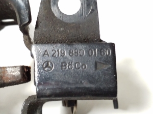 Mercedes Benz R-Class 251 (2006–2017) Hood latch A2198800160 - 3
