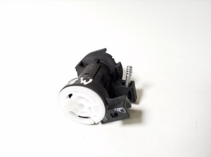 Mercedes Benz E-Class W212 (2009–2015) Trunk lid lock cylinder A2047500061 - 3