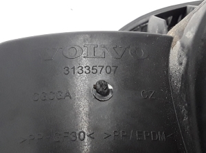  Fuel filler cap 