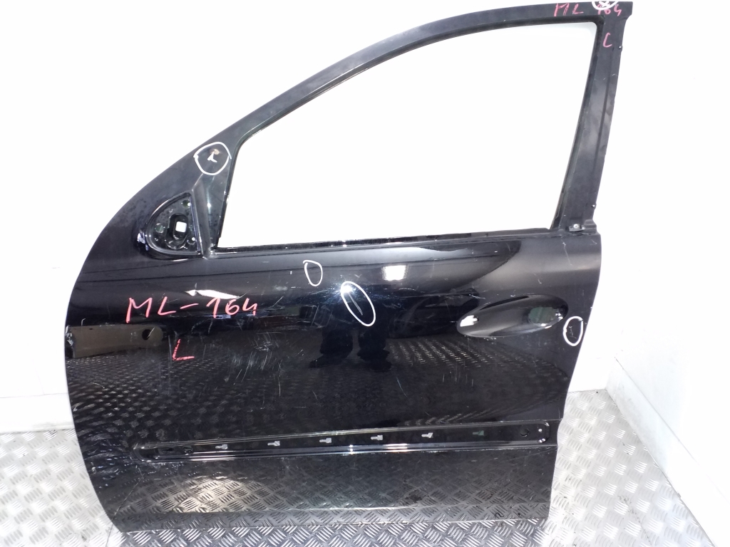 MERCEDES-BENZ M-Class W164 (2005-2011) Front Left Door 20380238