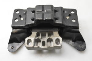 Volkswagen Golf VII (2012–2026) Mootoripadi 5Q0199555R - 2