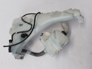  Windscreen washer tank front 