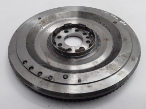  Clutch flywheel 