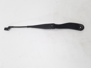  Windshield wiper blade 