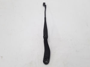  Windshield wiper blade 