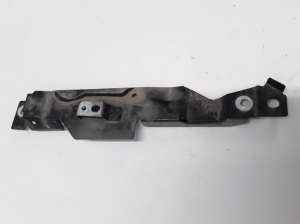 VOLVO V90 (2016–2026) Front fender bracket 31416627 - 3