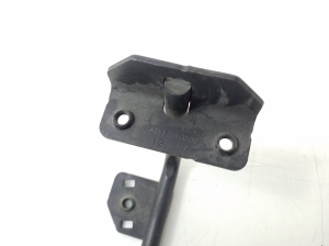  The middle part of the front frame from the lock down 