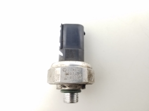 Mercedes Benz E-Class W213 (2017–2026) A/C condenser sensor A2110000283 - 2