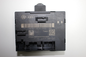   Rear side door control unit 