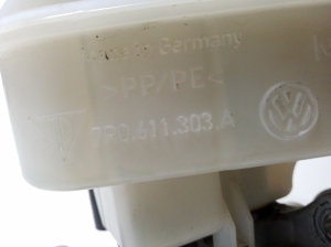 Volkswagen Touareg II (2010–2018) Brake master cylinder 7P0611303A - 2
