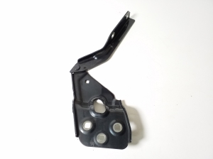  Engine cover hinge 