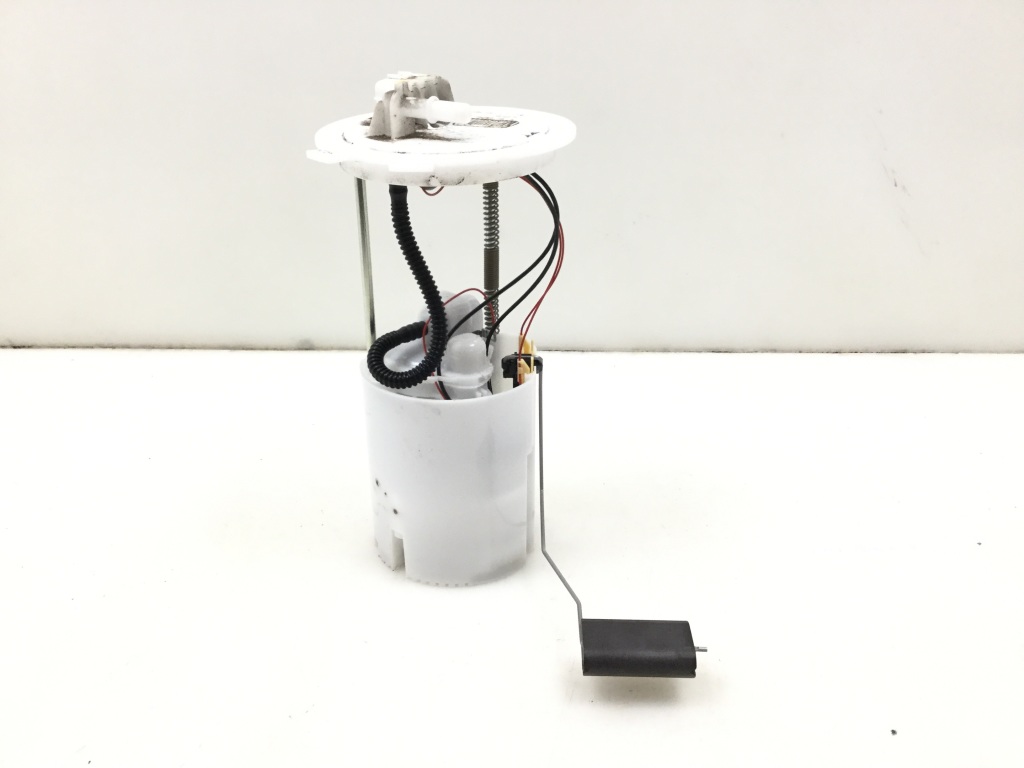 Used NISSAN Qashqai Fuel pump in the tank