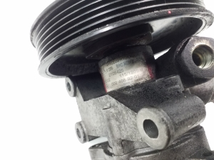 Mercedes Benz E-Class W210 (1995–2002) Power steering pump A0024669201 - 4