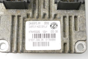 FIAT Punto (2005–2018) Calculateur moteur 51784956 - 2