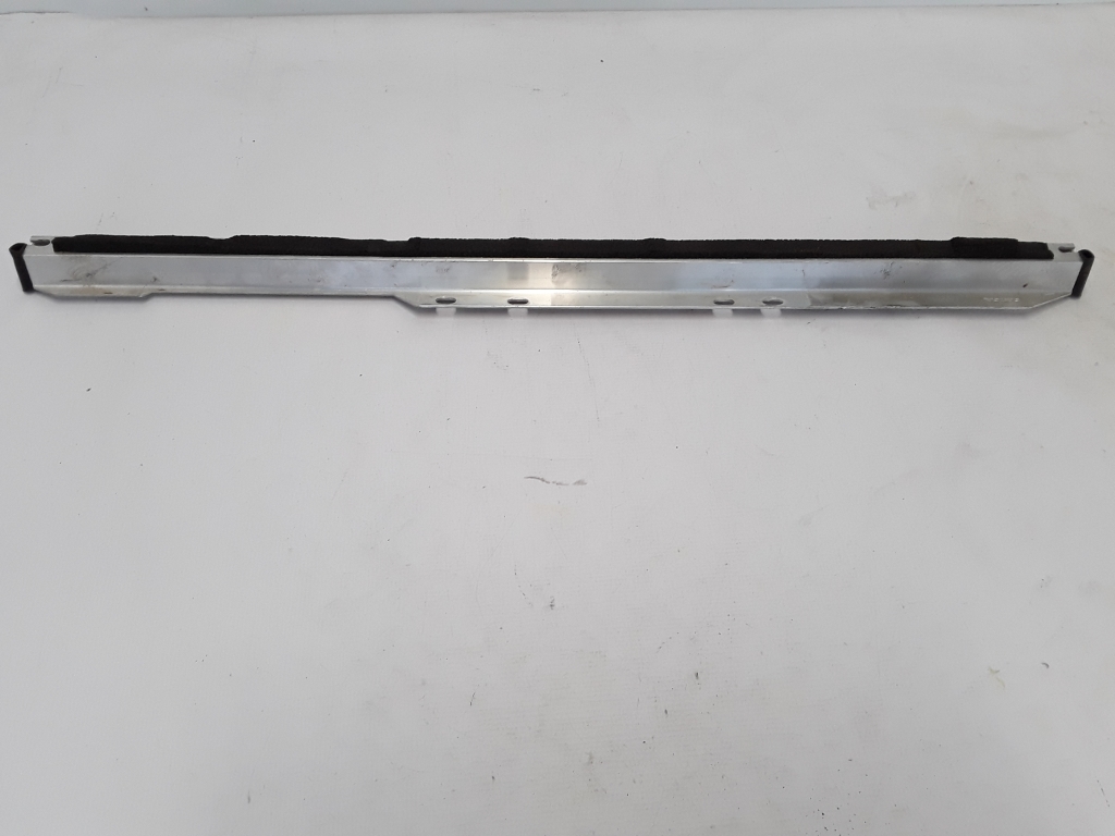 Used VOLVO XC90 Another detail of the front bumper beam 31448888