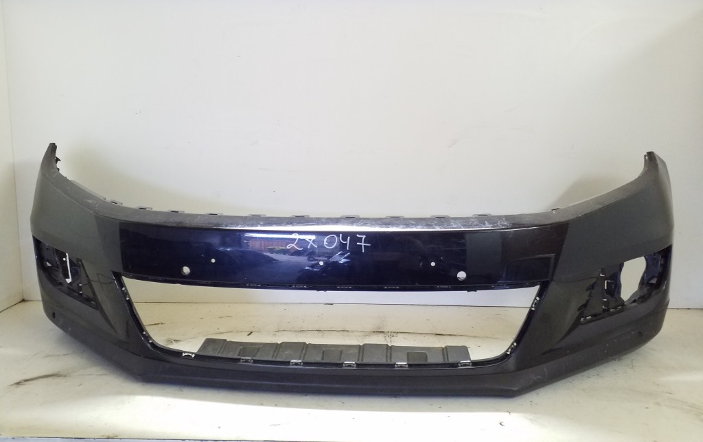 Used Volkswagen Tiguan Front bumper 5N0805903J