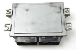 RENAULT Clio III (2005–2012) Calculateur moteur 8200326395 - 2