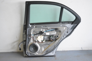 Mercedes Benz C-Class 204 (2007–2014) Tür hinten A2048204302 - 4