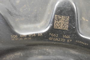 Volkswagen Passat B8 (2014–2023) Front wheel hub 5Q0407258 - 3