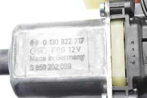 AUDI A3 8V (2012–2020) Front door window regulator motor 5Q0959801E - 5