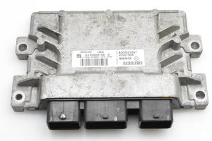 Calculateur moteur - 8200522357