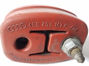 AUDI A8 D3 (2002–2010) Schalldämpferhalter 4E0253147K - 2