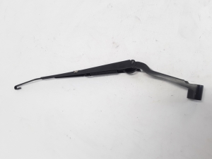  Windshield wiper blade 