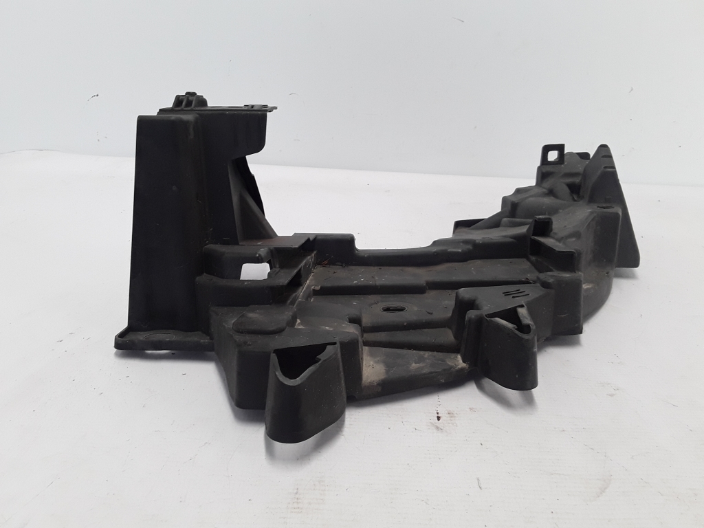 Used RENAULT Fluence Headlamp holder 622230011R