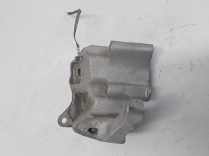  Engine holder 