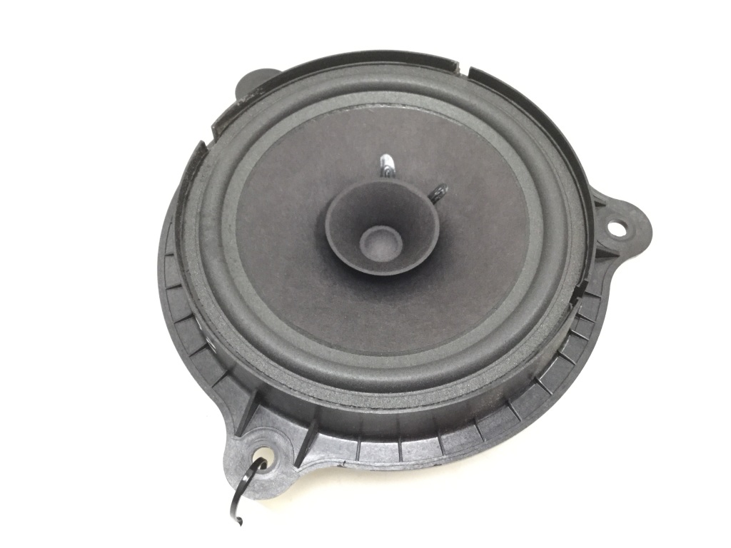 NISSAN Juke YF15 (2010-2020) Vasemman etuoven kaiutin 25111457