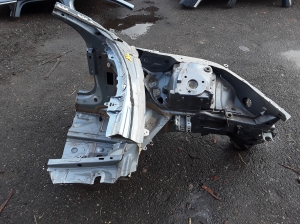 VOLVO V90 (2016–2026) Front outrigger 32216504 - 2