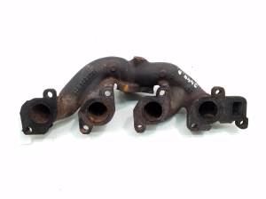  Exhaust manifold 