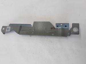 VOLVO V90 (2016–2026) Front fender bracket 31416626 - 4