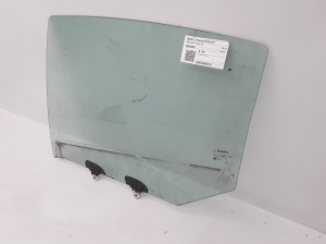   Rear side door glass  - 823010020R 