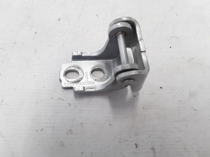 Charnière inférieure de porte avant - 804200003