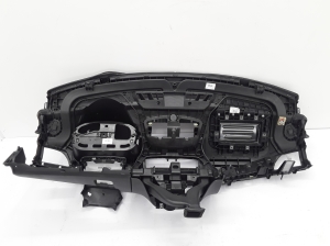 RENAULT Fluence (2009–2017) Dashboard and its parts 68100026R - 2