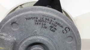 TOYOTA Yaris (2005–2011) Kühlerlüftermotor 163630H030 - 3