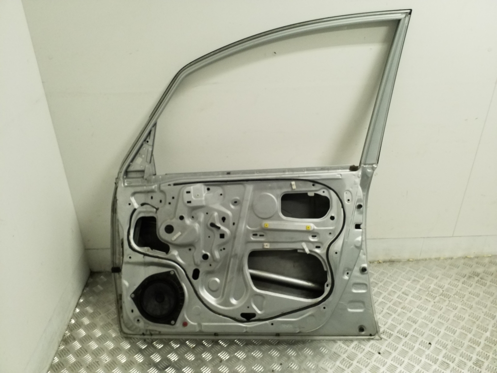 TOYOTA Corolla Verso 1 generation (2001-2009) Предна дясна врата 20381517