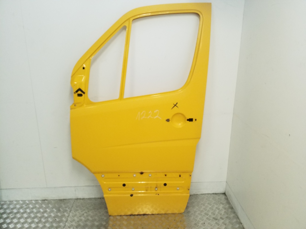 MERCEDES-BENZ Sprinter 2 generation (906) (2006-2018) Front Left Door 20381659