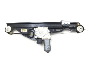 BMW 5 SERIES E61 (2004–2010) Aizmugurējo sānu durvju logu pacēlājs un tā detaļas - 3