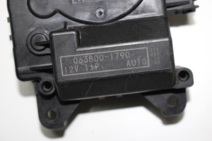 Infiniti M35/45 Y51 (2011–2026) Stellmotor Heizungsklappe - 3