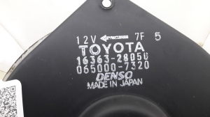 TOYOTA RAV 4 A2 (2000–2005) Kühlerlüftermotor 1636328050 - 2