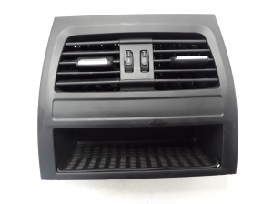   Interior panel ventilation grilles 