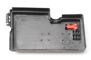 Ford Focus (2004–2011) Kaitsmekarbi korpus kapoti all Av6t14a076ab - 3