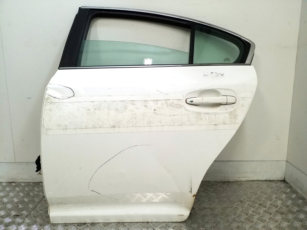 Used TOYOTA Avensis Doors rear side and its details
